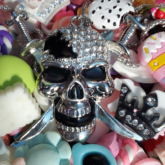 NECKLACE - Picture 5 of 9